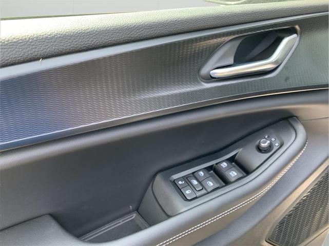 Photo of 2025 Metallic Jeep Grand Cherokee