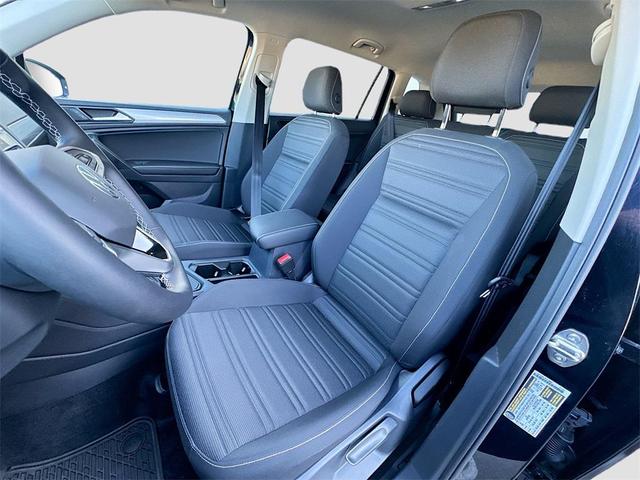 Photo of 2024 Deep Black Volkswagen Tiguan