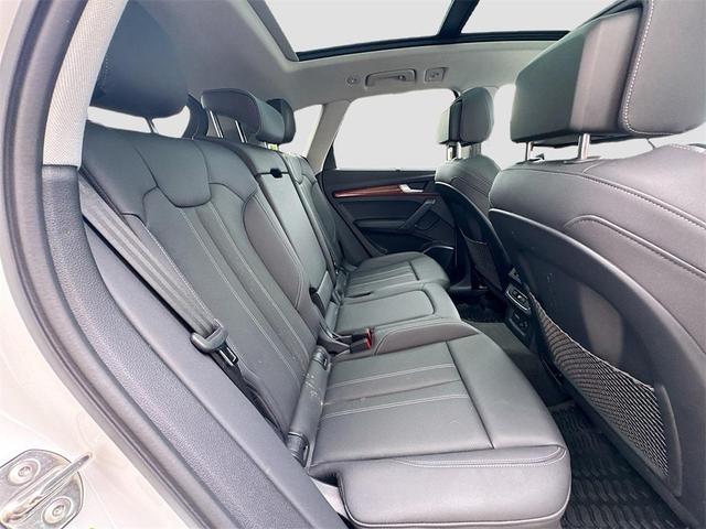 Photo of 2022 Ibis White Audi Q5