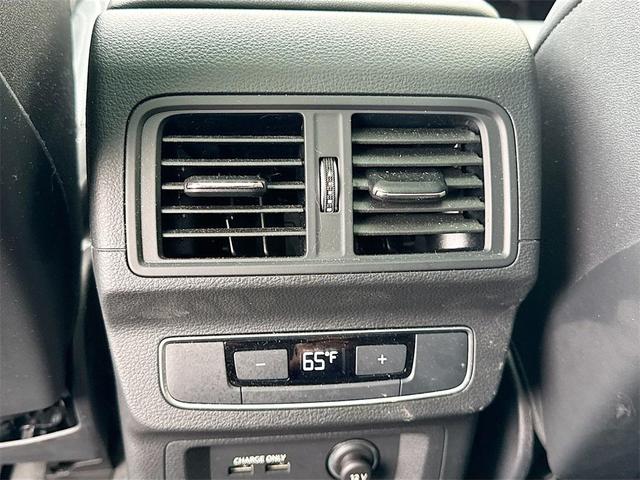 Photo of 2022 Ibis White Audi Q5