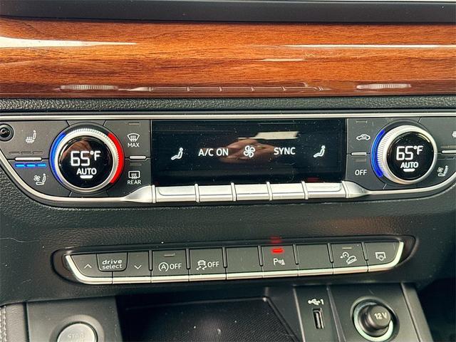 Photo of 2022 Ibis White Audi Q5