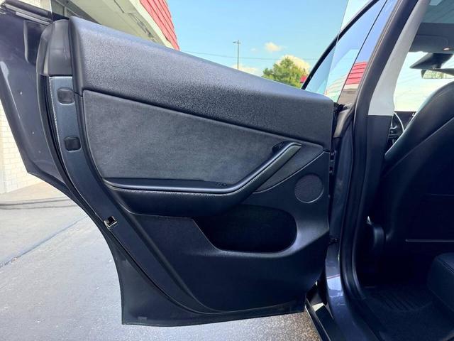 Photo of 2023 Gray Tesla Model Y