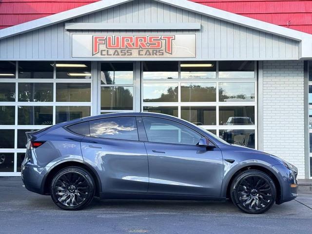 Photo of 2023 Gray Tesla Model Y