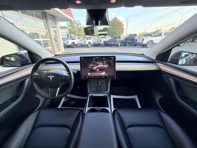 Photo of 2023 Gray Tesla Model Y