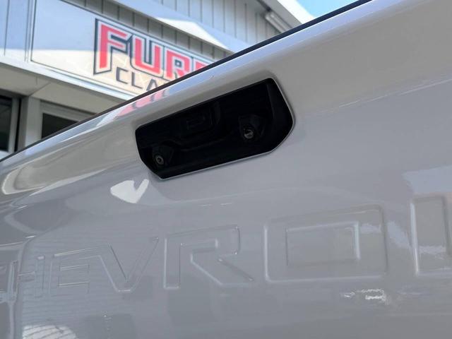 Photo of 2022 Summit White Chevrolet Silverado 2500