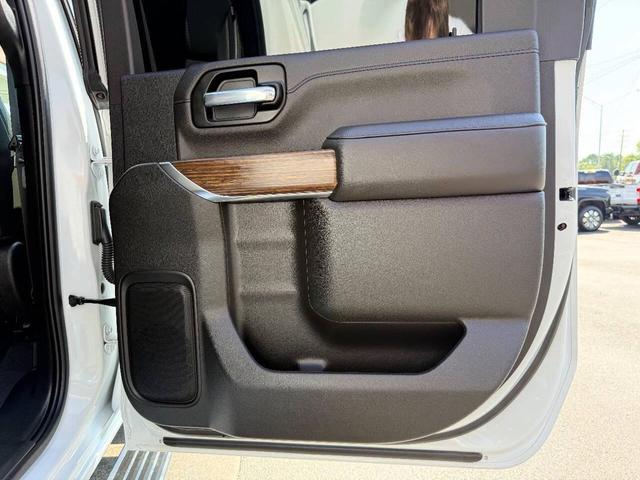 Photo of 2022 Summit White Chevrolet Silverado 2500