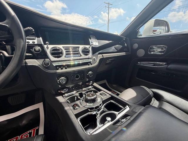 Photo of 2017 English White Rolls-Royce Ghost