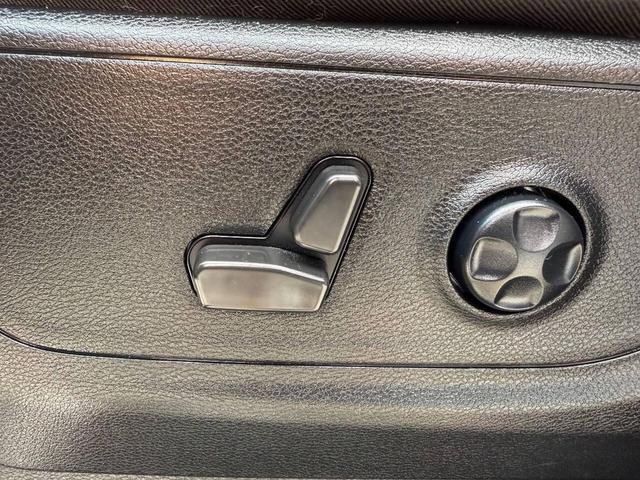 Photo of 2022 Granite Crystal Metallic RAM 1500