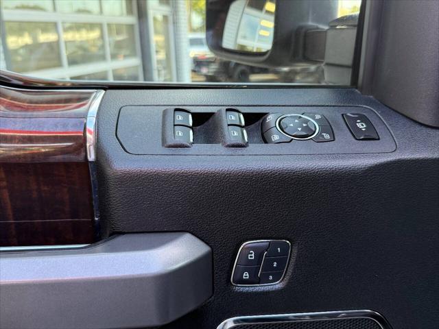 Photo of 2017 White Platinum Ford F-250