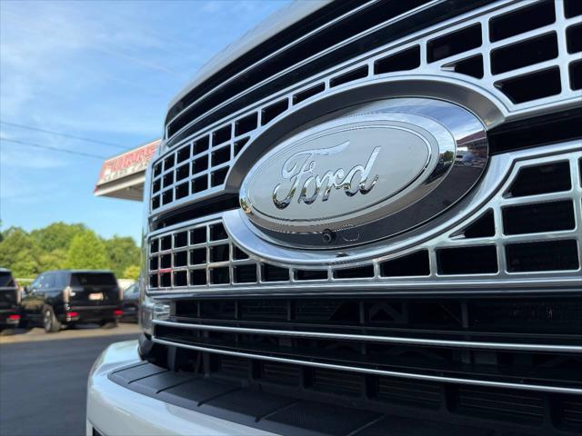 Photo of 2017 White Platinum Ford F-250