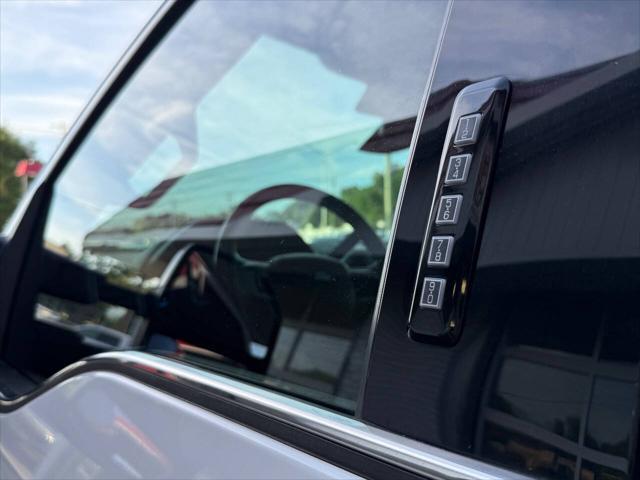 Photo of 2017 White Platinum Ford F-250
