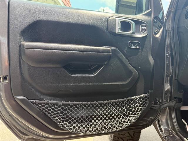 Photo of 2018 Granite Crystal Metallic Jeep Wrangler Unlimited
