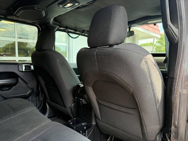 Photo of 2018 Granite Crystal Metallic Jeep Wrangler Unlimited