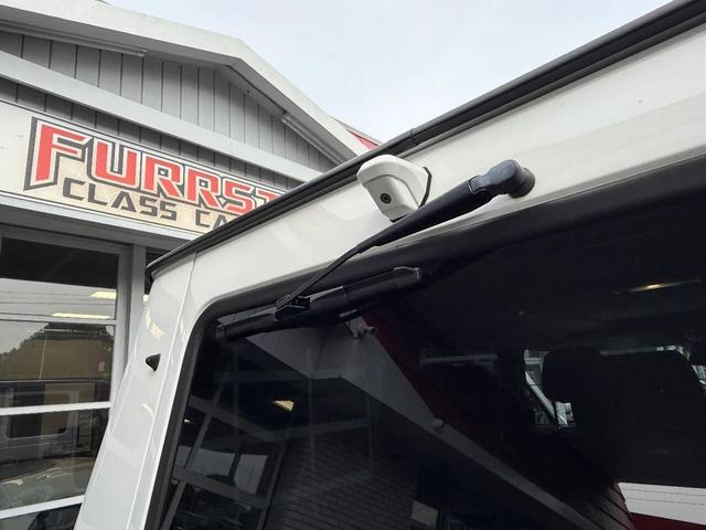 Photo of 2016 Polar White Mercedes-Benz G-Class