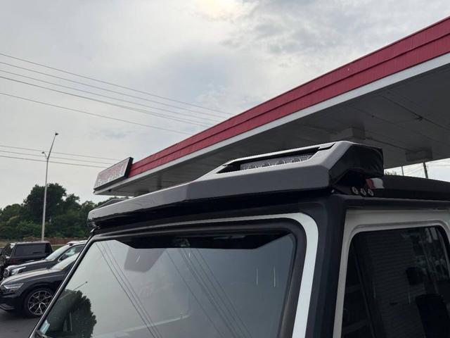 Photo of 2016 Polar White Mercedes-Benz G-Class