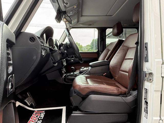 Photo of 2016 Polar White Mercedes-Benz G-Class