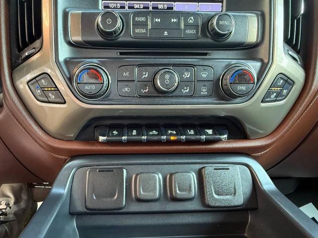 Photo of 2017 Summit White Chevrolet Silverado 3500