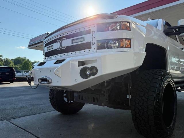 Photo of 2017 Summit White Chevrolet Silverado 3500