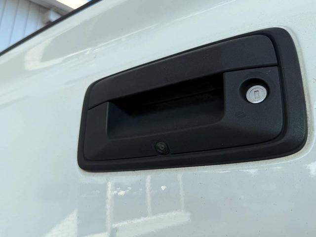 Photo of 2017 Summit White Chevrolet Silverado 3500