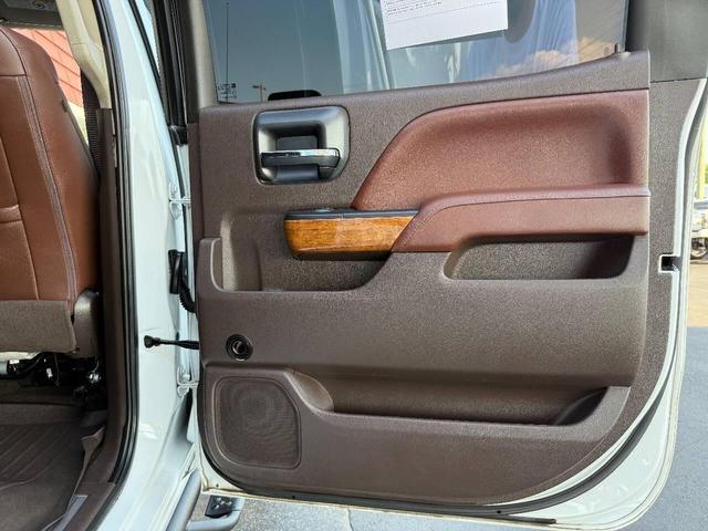 Photo of 2017 Summit White Chevrolet Silverado 3500