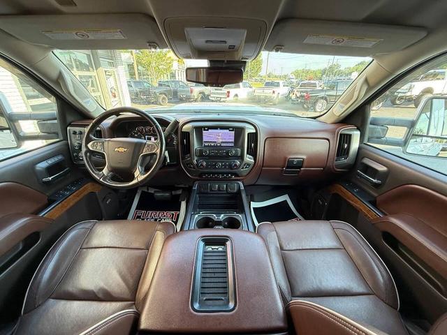 Photo of 2017 Summit White Chevrolet Silverado 3500