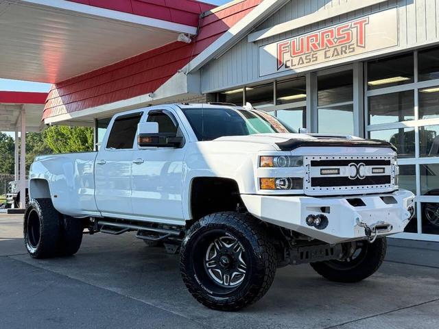 Photo of 2017 Summit White Chevrolet Silverado 3500