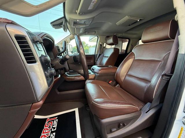 Photo of 2017 Summit White Chevrolet Silverado 3500