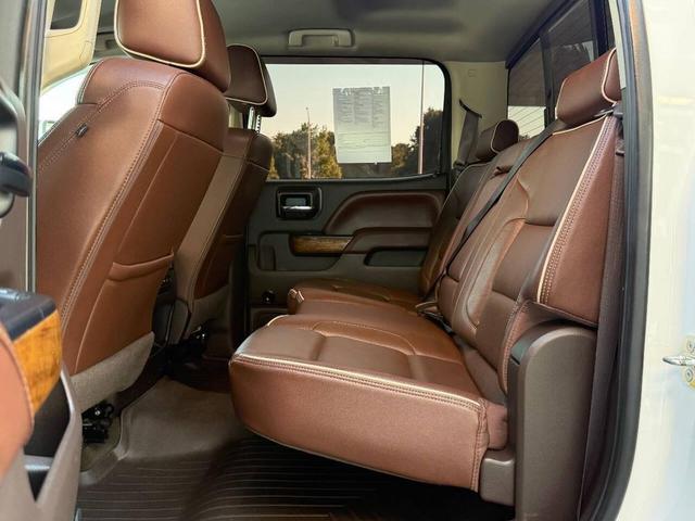 Photo of 2017 Summit White Chevrolet Silverado 3500