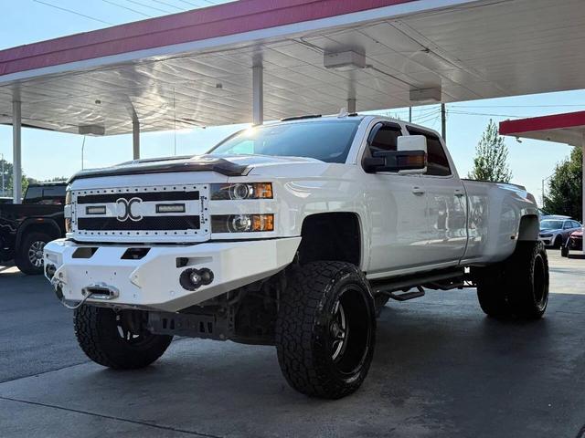 Photo of 2017 Summit White Chevrolet Silverado 3500