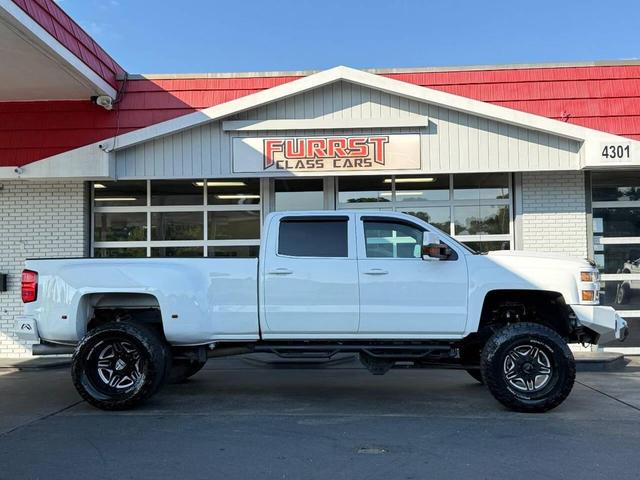 Photo of 2017 Summit White Chevrolet Silverado 3500