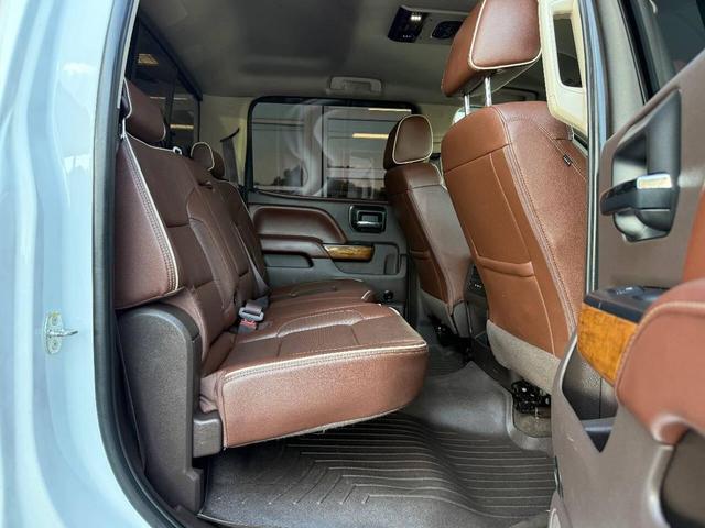 Photo of 2017 Summit White Chevrolet Silverado 3500