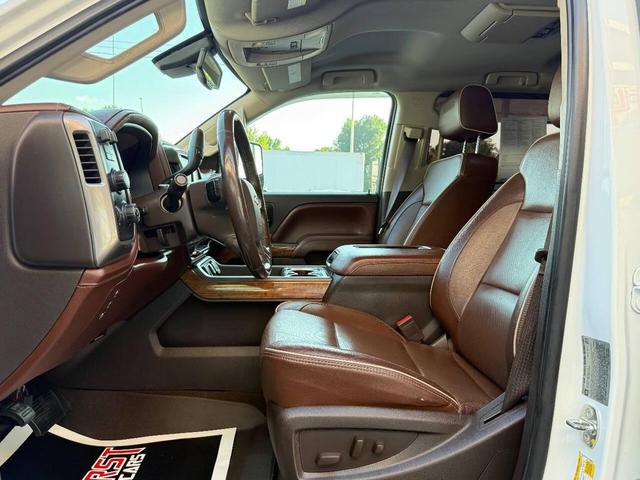 Photo of 2017 Summit White Chevrolet Silverado 3500