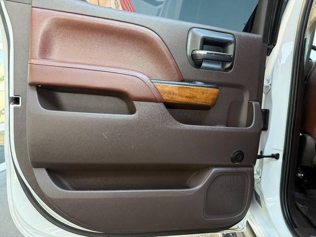Photo of 2017 Summit White Chevrolet Silverado 3500