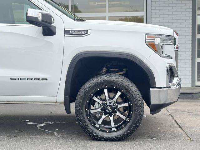 Photo of 2021 White GMC Sierra 1500