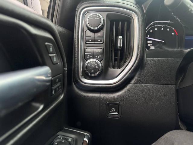 Photo of 2021 White GMC Sierra 1500