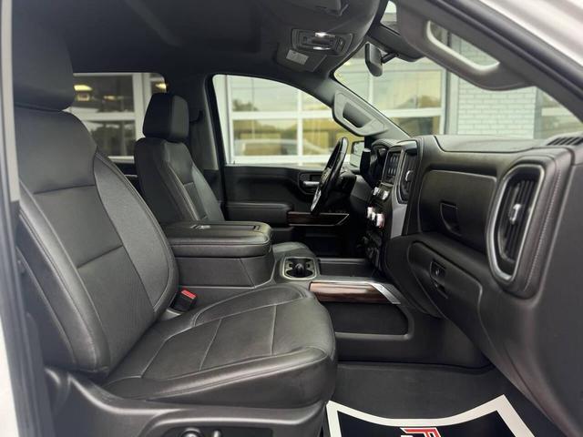 Photo of 2021 White GMC Sierra 1500