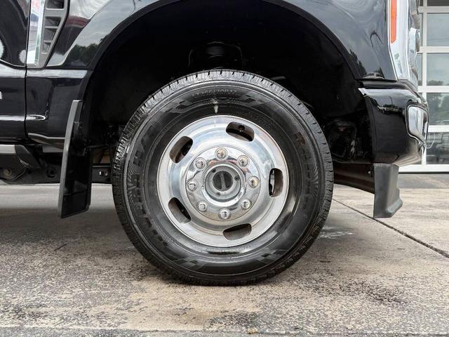 Photo of 2023 Agate Black Ford F-350