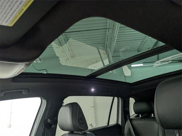 Photo of 2024 Opal White Pearl Volkswagen Tiguan