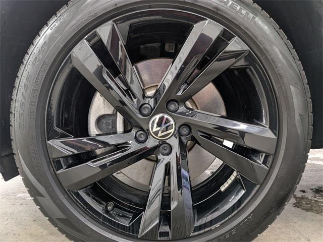 Photo of 2024 Opal White Pearl Volkswagen Tiguan