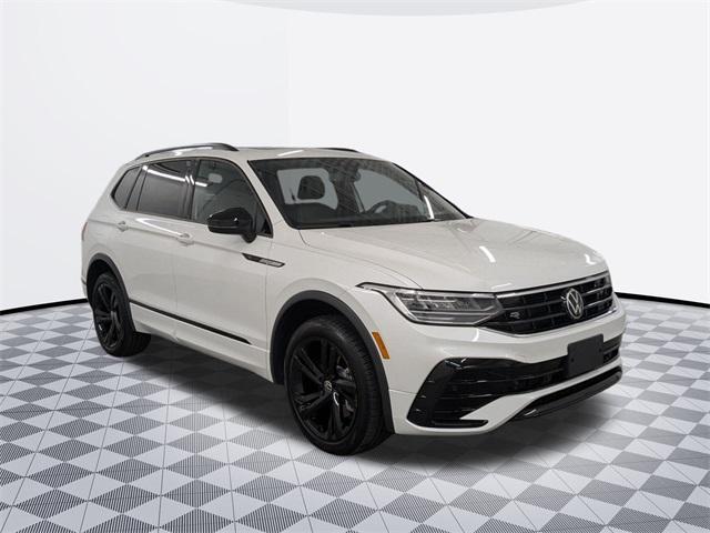 Photo of 2024 Opal White Pearl Volkswagen Tiguan