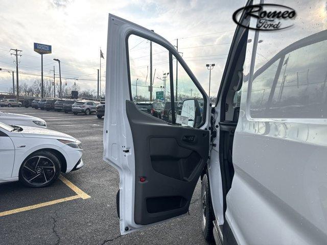 Photo of 2024 Oxford White Ford Transit-150
