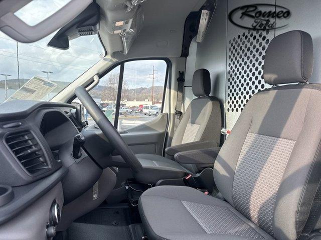Photo of 2024 Oxford White Ford Transit-150