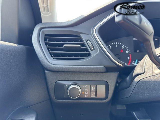Photo of 2022 Oxford White Ford Escape