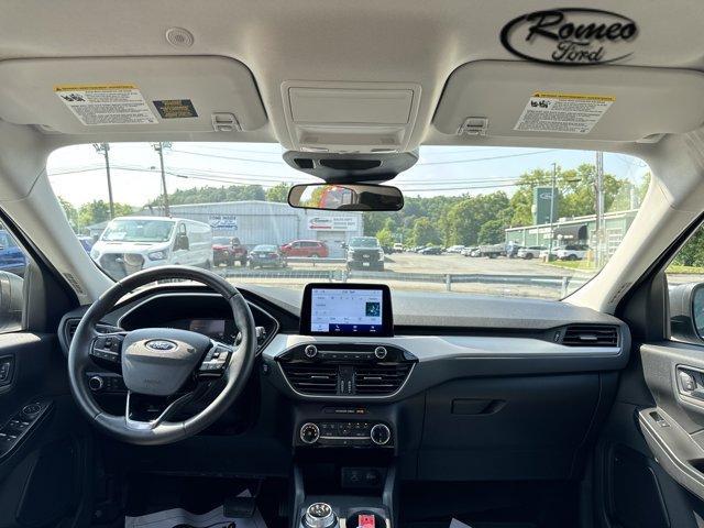 Photo of 2022 Oxford White Ford Escape