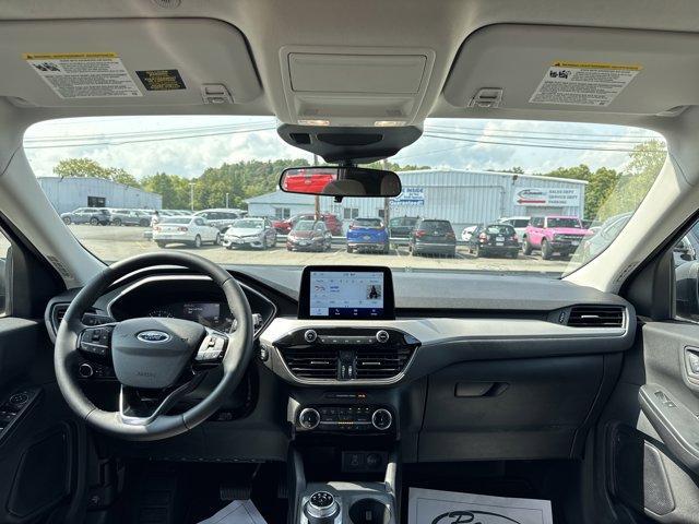 Photo of 2022 Carbonized Gray Metallic Ford Escape