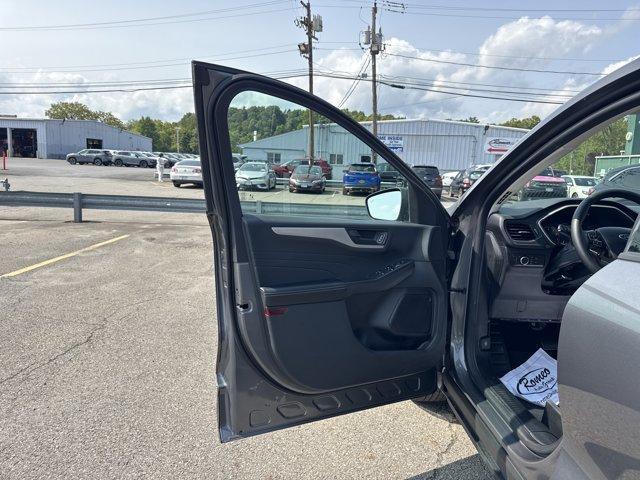 Photo of 2022 Carbonized Gray Metallic Ford Escape