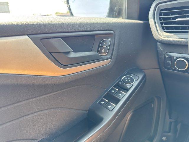 Photo of 2022 Carbonized Gray Metallic Ford Escape