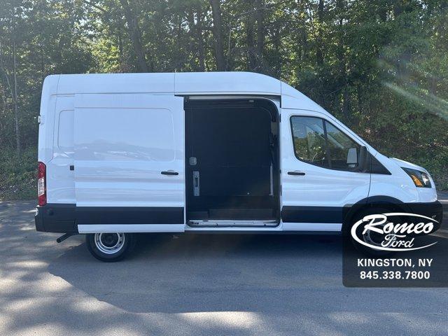 Photo of 2025 White Ford Transit-250
