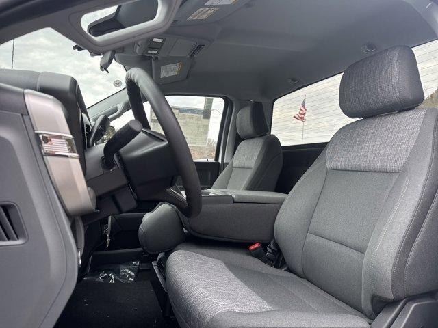 Photo of 2025 Oxford White Ford F-350