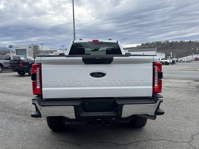 Photo of 2025 Oxford White Ford F-350